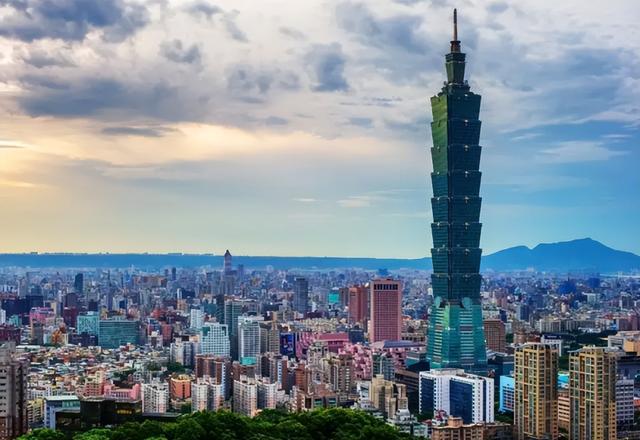 蔡英文与安倍通话，岛内改变风向，不信美却信日本会出兵“保台”