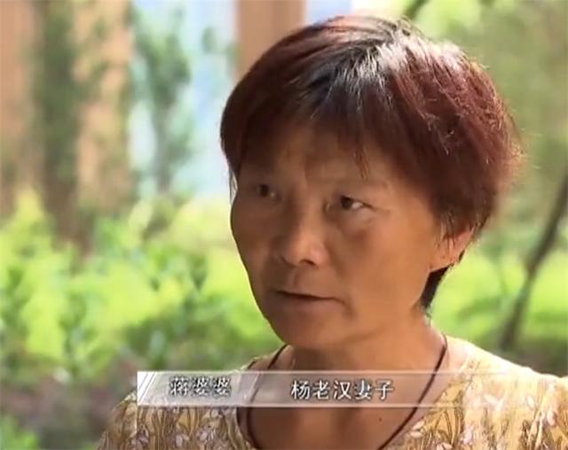 2019年，63岁老汉持刀捅死亲生儿子，毫不后悔还放言：他死了活该