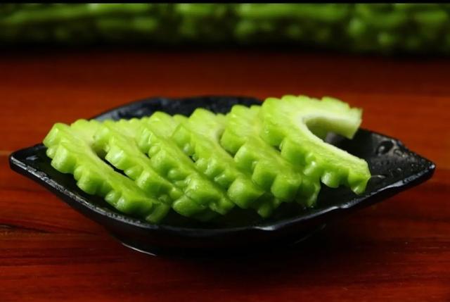 阳春三月，养肝“黄金期”，10食物要多吃，滋阴养肝，越吃越年轻
