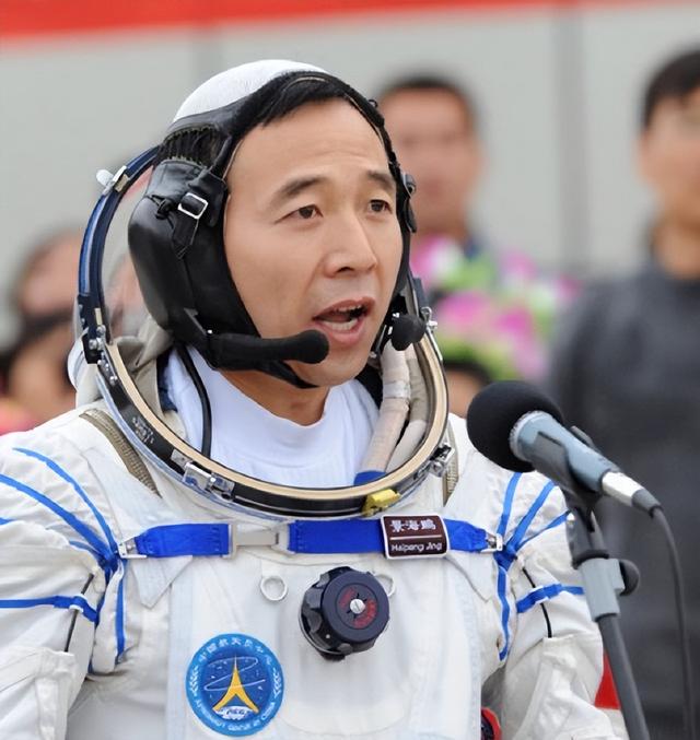 苦训24年无缘“飞天”，航天员邓清明：人生最坏，不过是大器晚成