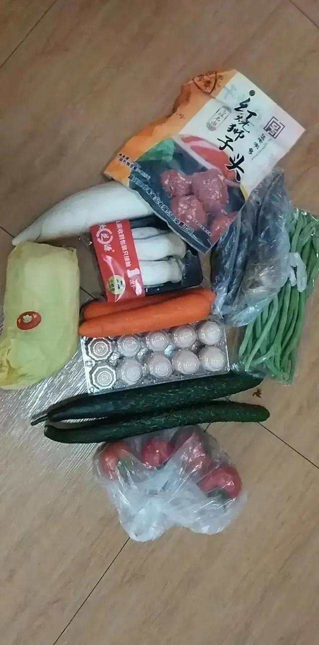 人需要诗和远方，更要蔬菜?和余粮