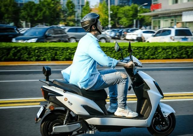 电动车充电多长时间最佳(电动车充电几小时合适)