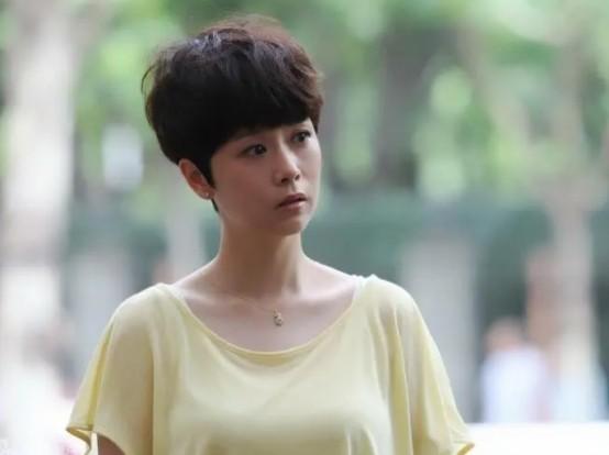 “野蔷薇”海清，25岁隐婚生子，嫁初恋20年，被宠成幸福阔太太