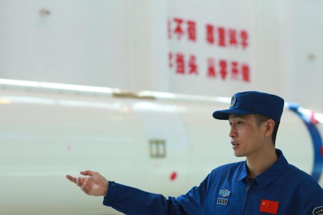 学习关键词丨奋进新征程，致敬劳动者