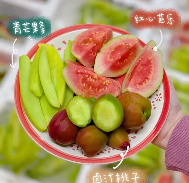 夏天的水果 酸梅粉凤梨/菠萝夹乌梅,也贼好吃!