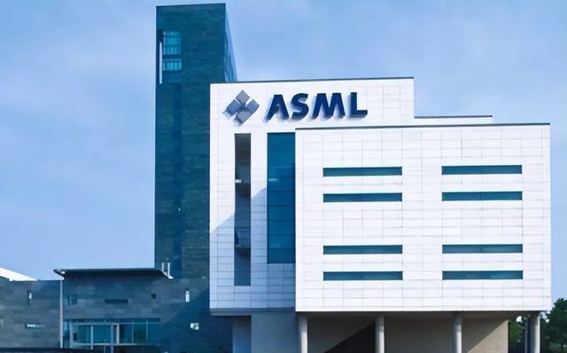 撕开国产光刻机的“遮羞布”！中企公布结果：ASML又赢了