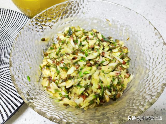 花开花落花无语，半蒸半煎满屋香