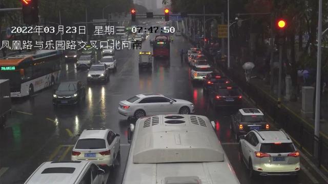 暴雨黄色预警信号生效！降雨+降温还会持续！明天珠海这些路或堵成这样！