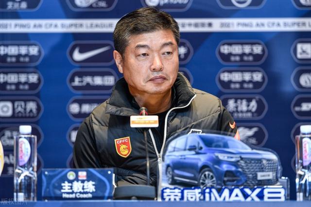 比武磊落选更令人吃惊，国足新一期集训教练组名单有“玄机”