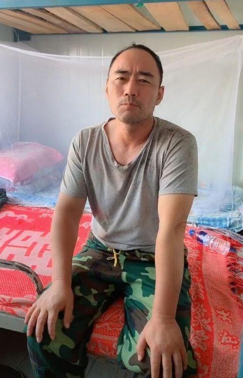 旭日阳刚的“狼狈”：当时代抛弃王旭的时候，连一声招呼都没有打