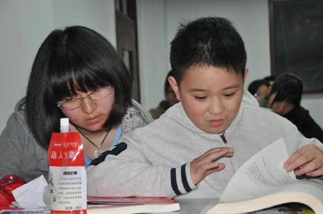 把自闭症儿子过继给特教老师？我支持