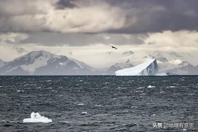 南极异常升温近40℃，1200平方公里冰架崩塌，释放何种启示？