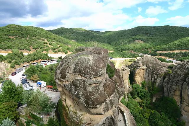 希臘深度遊：卡蘭巴卡、接近天堂的秘境 天空之城（Meteora）