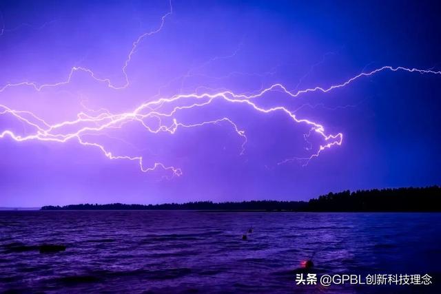 突发！滴滴宣布：主动退市