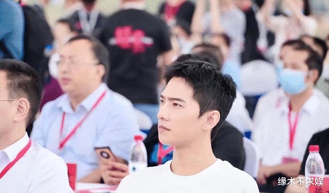 杨洋身高多少_真实，杨洋身高多少_真实身高