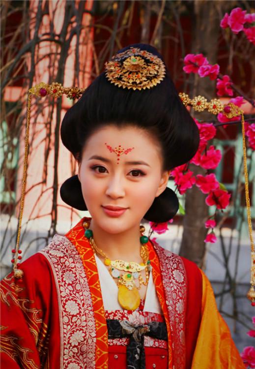 ��ѩ��װ���Ӿ���Ƭ(����ս��ʡ��ĳ��ţ�������������Ů�䣬�վɼ����ļƵ���Ƚ�ʺ�)