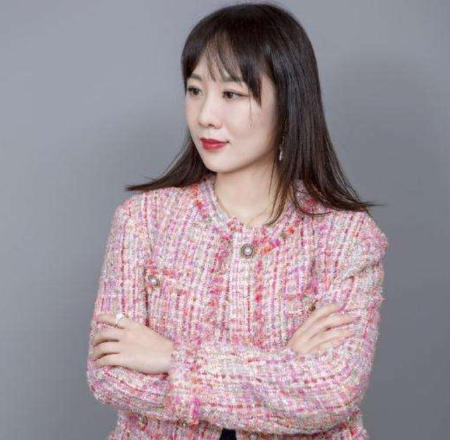 8年前，周兰君称“非5000万富二代不嫁”，如今仍未婚但变化惊人