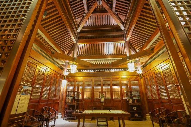 廣東旅行，發現一座禅修酒店，造型像古代宮殿，建築大有來頭