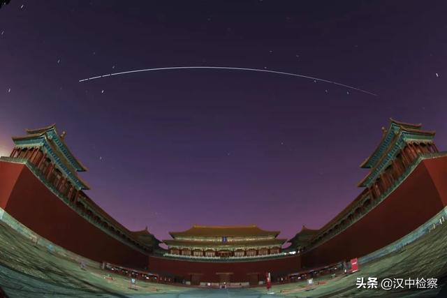 这是宇宙级别的中国式浪漫