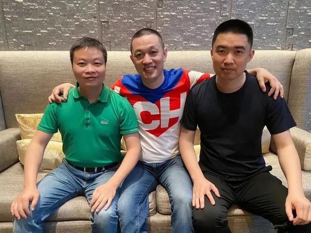 小鹏向上，何小鹏向前