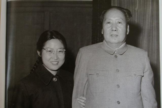 1976年，孔继宁14岁外公毛主席去世，孔继宁：妈妈一直想念外公