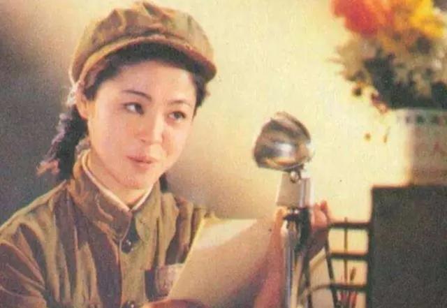 1979年，美国一餐厅老板对一中国女游客说：在朝鲜我当过您的俘虏