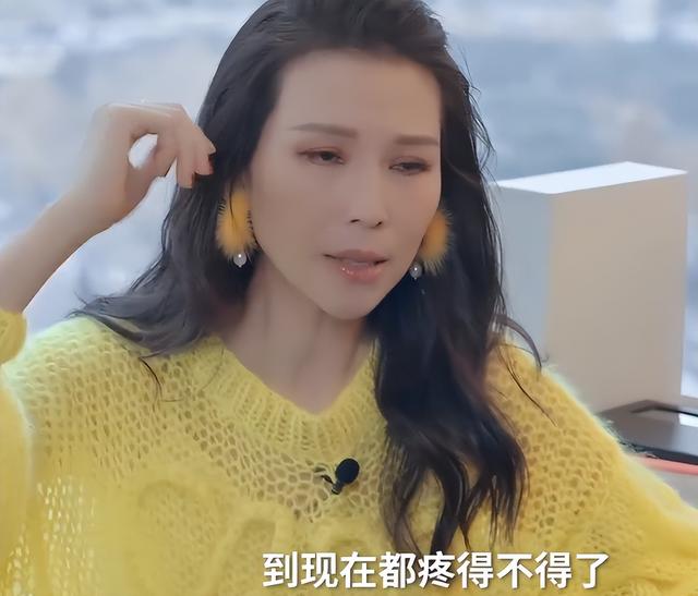 蔡少芬当妈后10年没睡过整觉！每天5点起床为儿女做早饭，太心酸