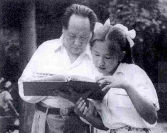 1972年李讷离婚，毛主席得知原因后落泪：讷娃的婚事太草率了