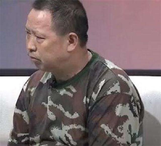 丈夫去世待火化，次日穿着寿衣坐在客厅，妻子：谁还敢跟他一起住