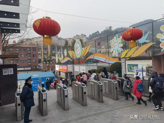终于等到你！直击涪陵各大学校开学报名第一现场