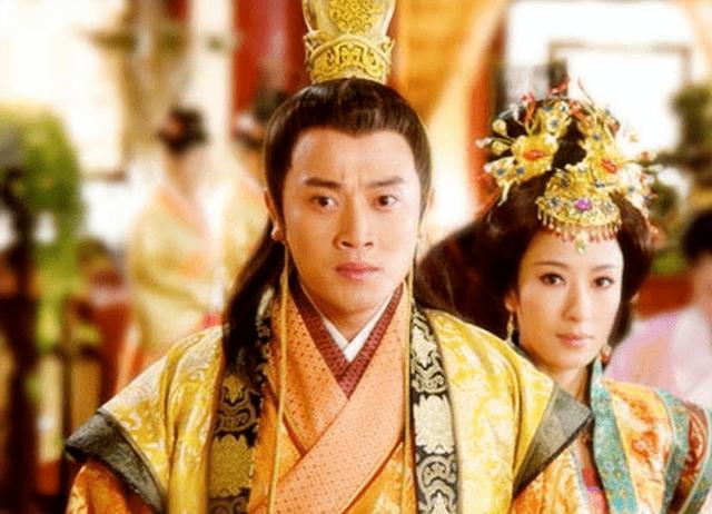 明宪宗晚年感叹膝下无子，太监扑通跪倒：您儿子6岁了，在冷宫里