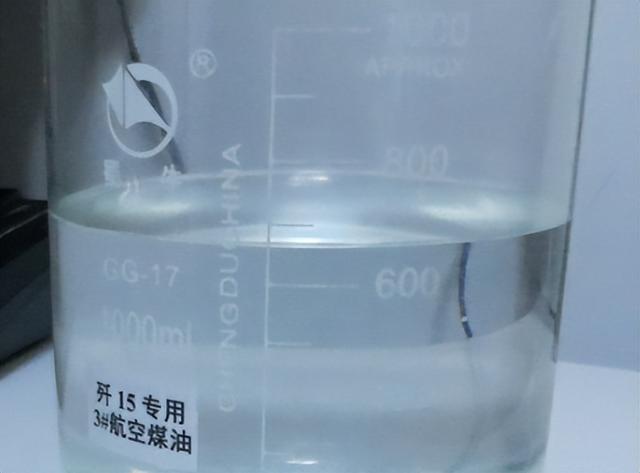 川航“熊二”被灌错油，非洲待一个月？客机“食谱”为啥这么单一