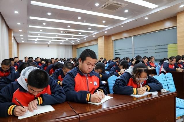 薛城民生集團所屬薛城舜耕實驗學校清偉戰隊榮獲“棗莊市青年文明號”榮譽稱號