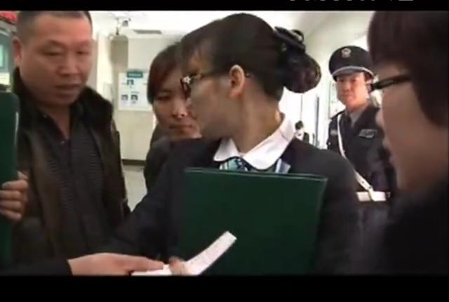 2014年50岁大妈发现银行漏洞，盗取银行5亿资金，最终她结果如何