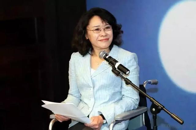 张海迪和王佐良：没有婚礼，没有孩子，相约老了一起去敬老院