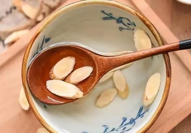 经常喝黄芪水，人为什么会变瘦？注意：黄芪水的副作用，别忽视