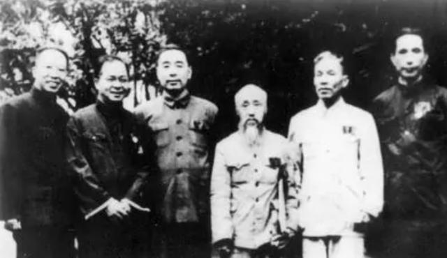周恩来下令建革命公墓，林徽因亲自设计，还未建好迎来首位领导人