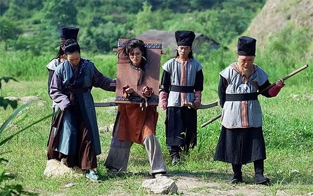 古代押运流放的女囚犯，来回足足数千里路，为何衙役们还争着要去