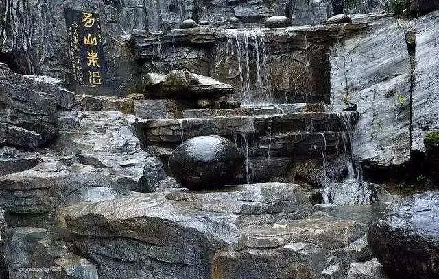 贵州出现“产蛋崖”？石蛋光滑到反光，专家说：5亿年前的宝贝