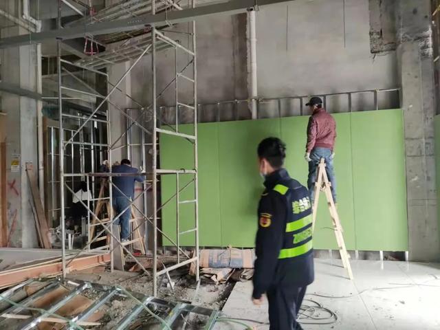 重拳出击！南充主城区一大波楼顶违建被拆除，快看有哪些