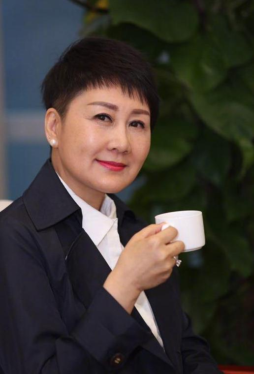 不会短道速滑的不是好演员？张凯丽的完美人生也曾险些留下污点