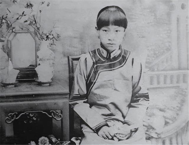 晚清颜值派超级女星杨翠喜，到底有多美，身价万金皇家子孙都垂涎