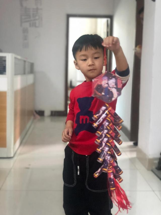 给你们看一下幼儿园三年，娃爸的手工作品有多强