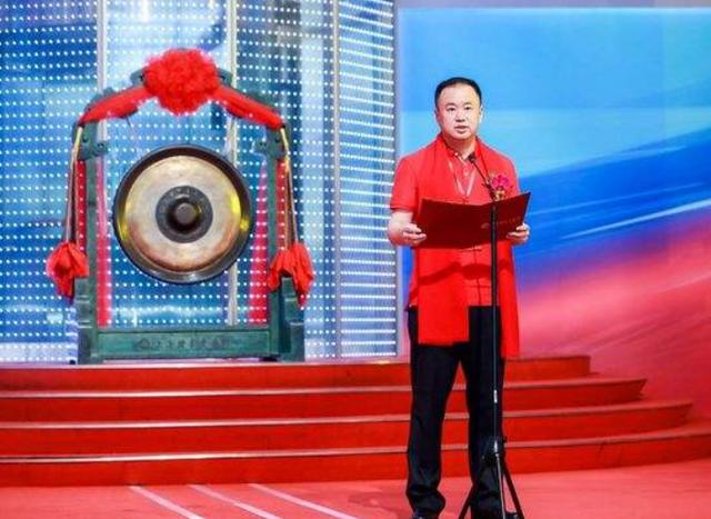 山东手套大王：疫情18个月赚130亿，减持股票套30亿，被股民骂翻