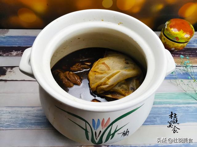 早餐孩子不愿吃饭，卤酱牛肉捎带几个鸡蛋，孩子连吃3个还要吃