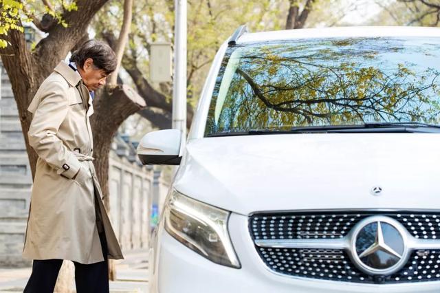 邓锋：芯片最新技术落后两代，科技前沿投资回报看数十年