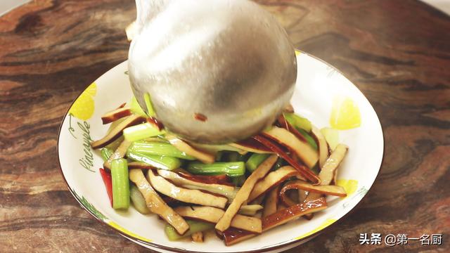 春天干燥易上火，建议多吃8种降火食物，做法简单营养，特别好吃