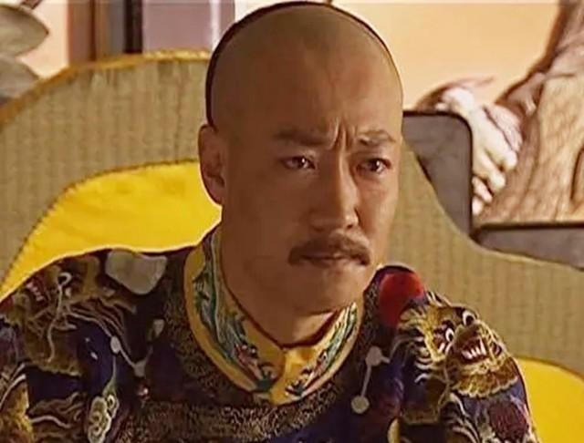 因相貌太丑乾隆出上联挖苦，却被他当场对出，乾隆大喜：赐他探花