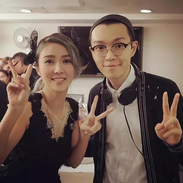 年轻的时候，她突然自杀了。消失10年后，她一夜之间刷屏全网:她回来了。
(图7)