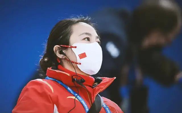 “大魔王”王濛：落后20米反超，背手遛弯夺冠，回应：追上我再说